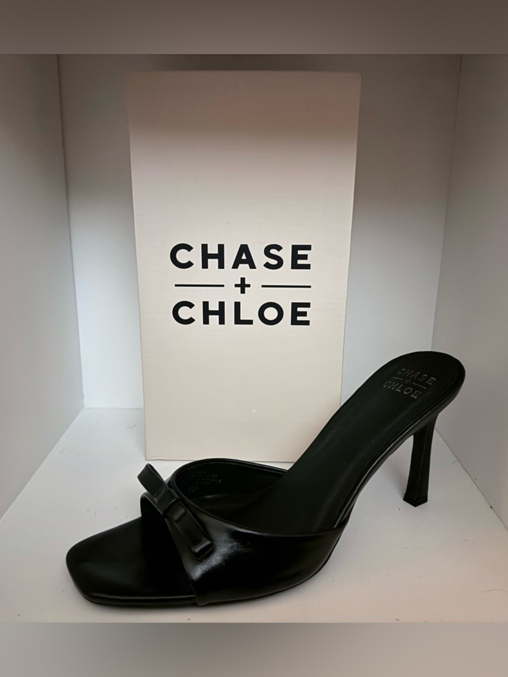 Size 10 Chase + Chloe Black Leather Nerissa Sandal EUC